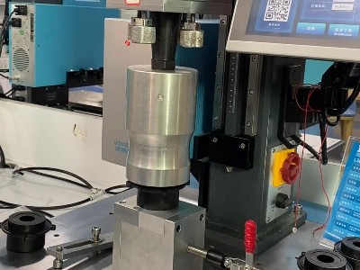 超聲波焊接車門(mén)把手內(nèi)襯：以科技之力重塑汽車內(nèi)飾品質(zhì)